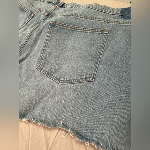 Abercrombie & Fitch ’90s Relaxed Cutoff Short High Rise Light Size 37/24 NWT - Picture 4 of 5
